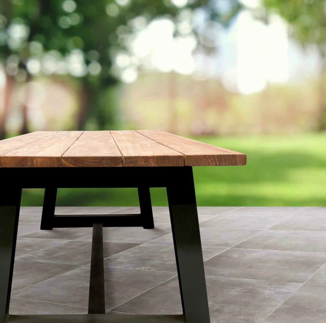 CATALINA BAJA OUTDOOR DINING TABLE 240W / BLACK
