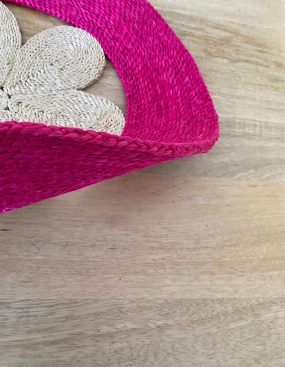 Handmade Flower Jute centre mat in Pink and natural colour - 40 cm diameter