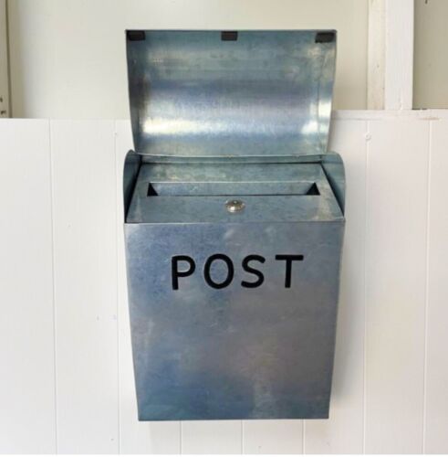 LOCKABLE POST BOX – LARGE MAIL BOX - Galvanised iron 28 cm x 37 cm x 17 cm