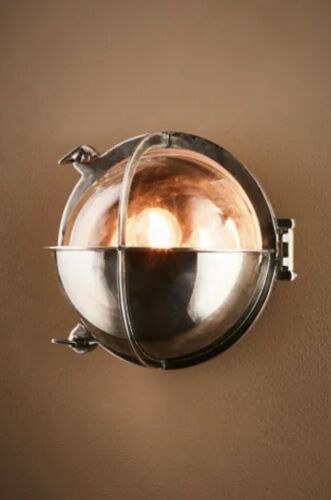 VIENNA OUTDOOR WALL LIGHT IN ANTIQUE SILVER