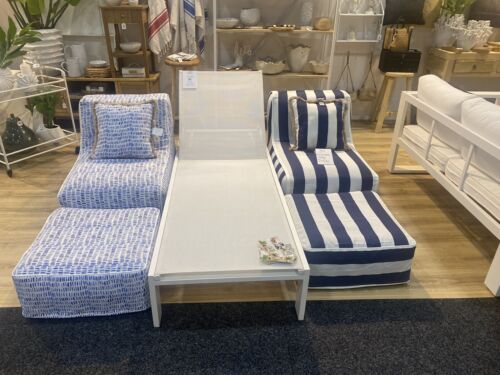 Inflatable outdoor lounge Blo Chair 90x60x70 Navy Stripe - great for beach
