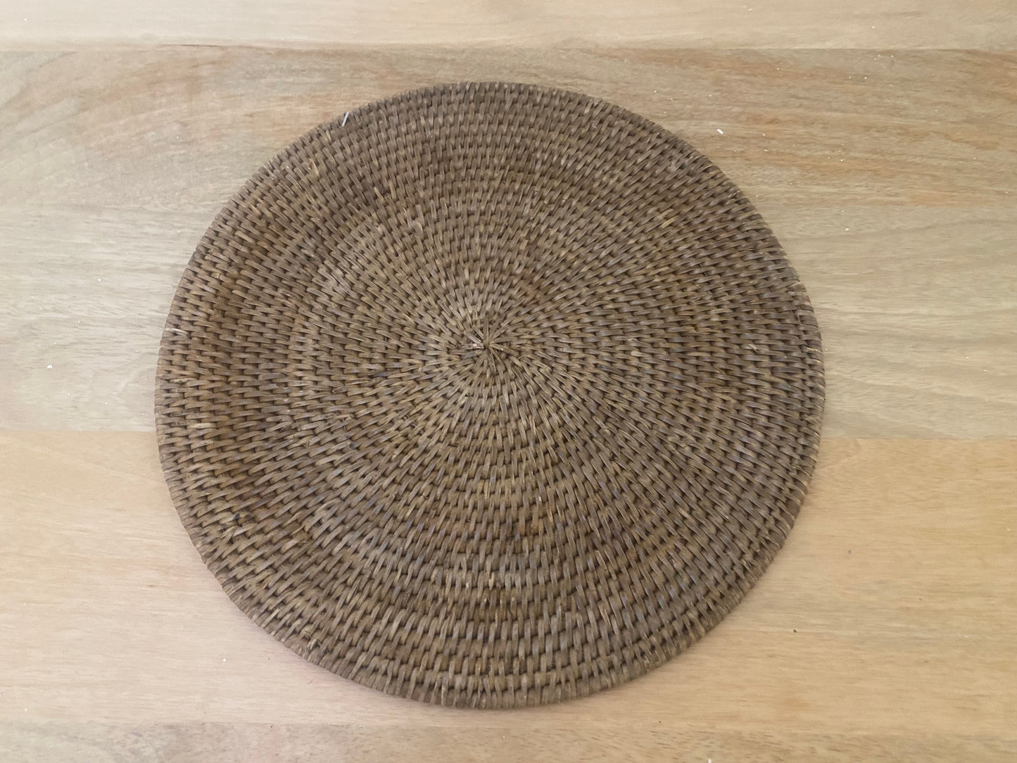 Set of 6 Brown rattan round place mats - 28 cm diameter