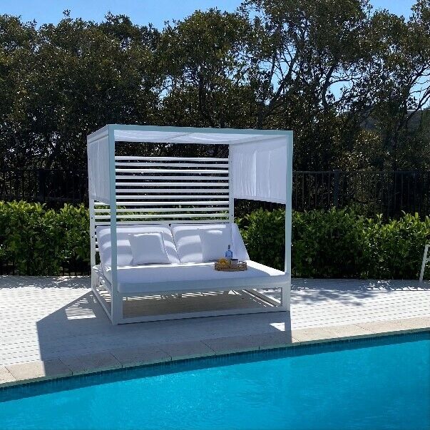 Paloma Villa Day Bed - 200cm L x 200cm W x 200cm H