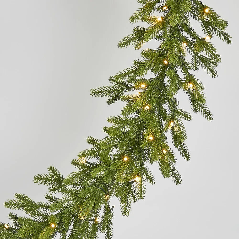 Classic Green Wreath 120cm With 120 LED By Florabelle Living