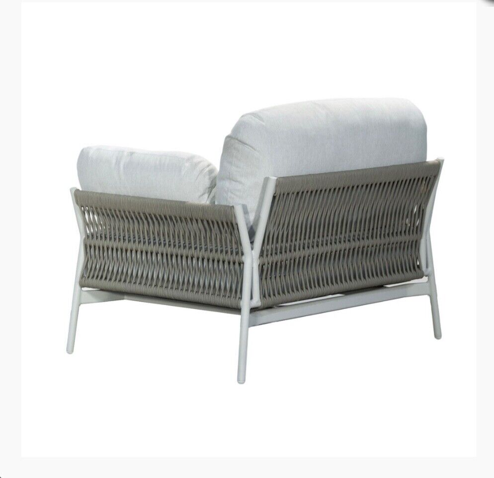 Heron Outdoor Lounge Chair by Satara