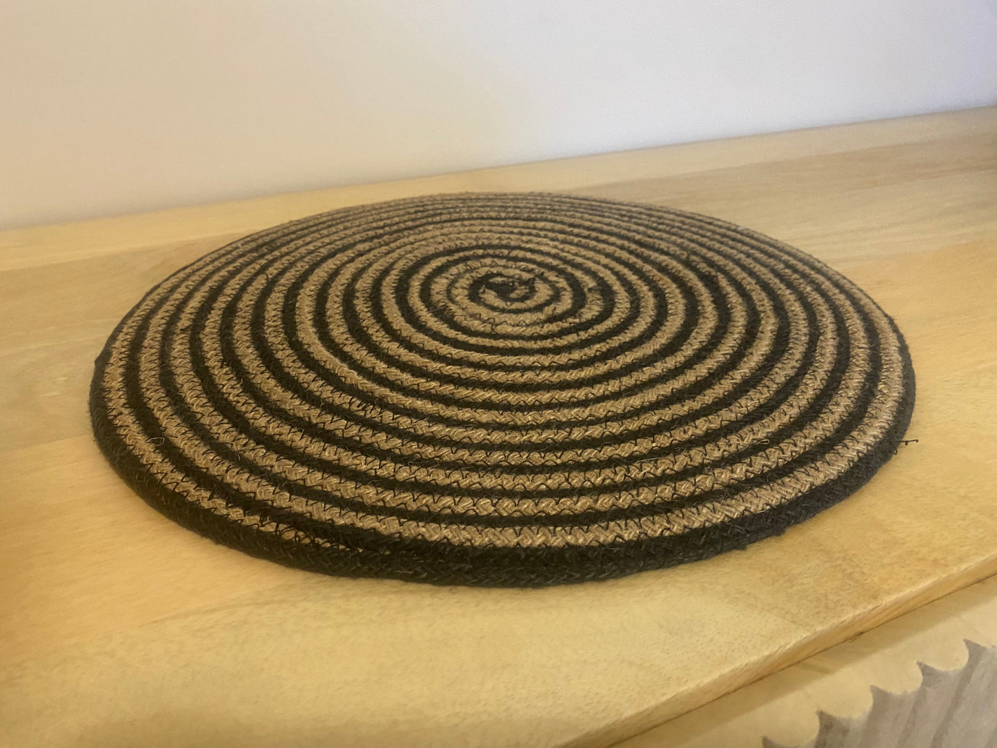 Set of 4 large place mats made from natural jute - 38 cm dia