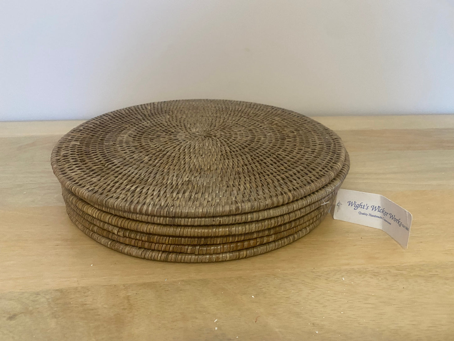 Set of 6 Brown rattan round place mats - 28 cm diameter