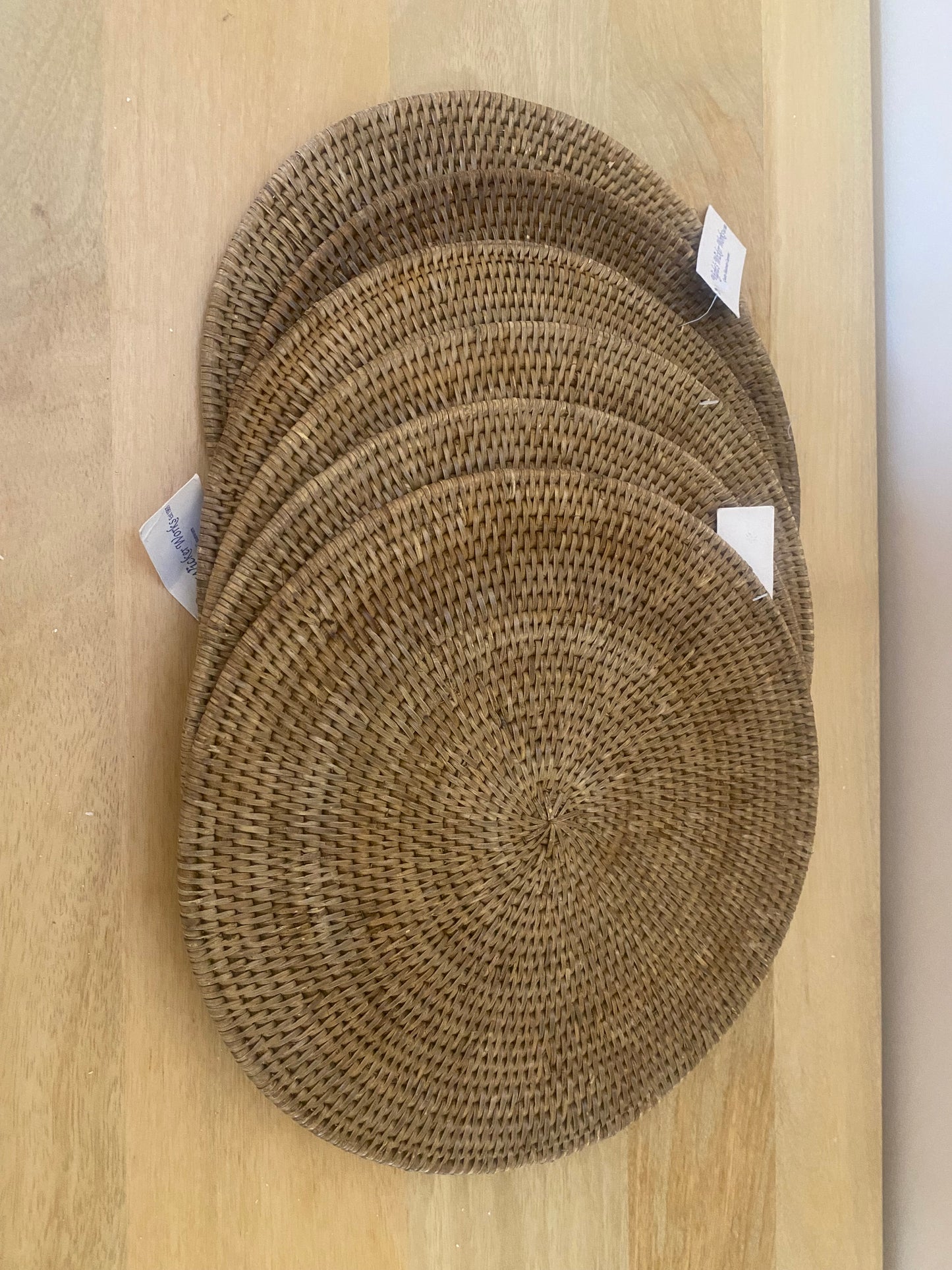 Set of 6 Brown rattan round place mats - 28 cm diameter
