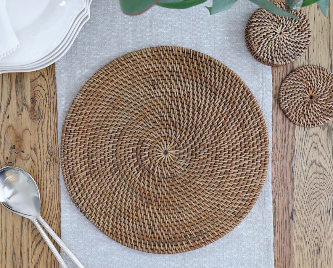 Set of 6 Brown rattan round place mats - 28 cm diameter