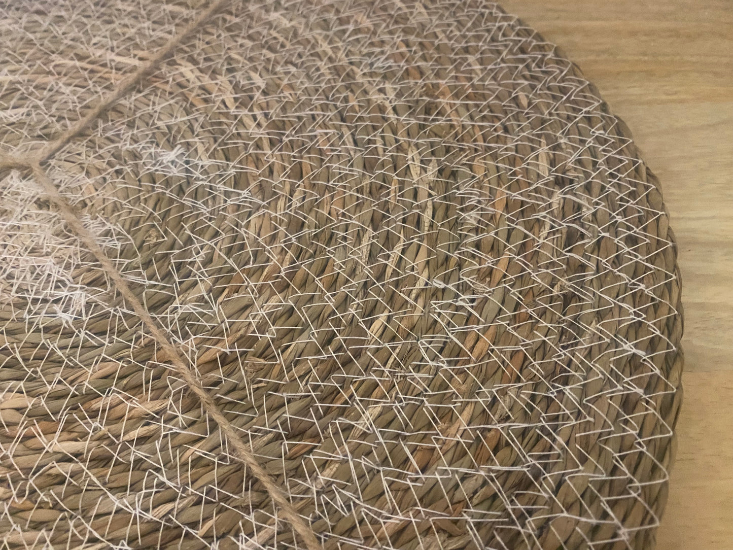 SEAGRASS WHITE STITCH PLACE MAT – SET OF 4 - 40 cm