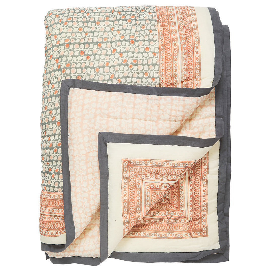 Fontaine Quilt / Blossom by Canvas & Sasson
