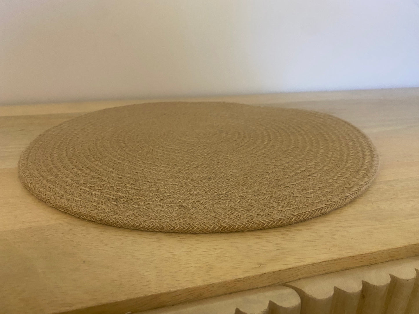 Natural jute centre mat with/ place mats made from- 38 cm