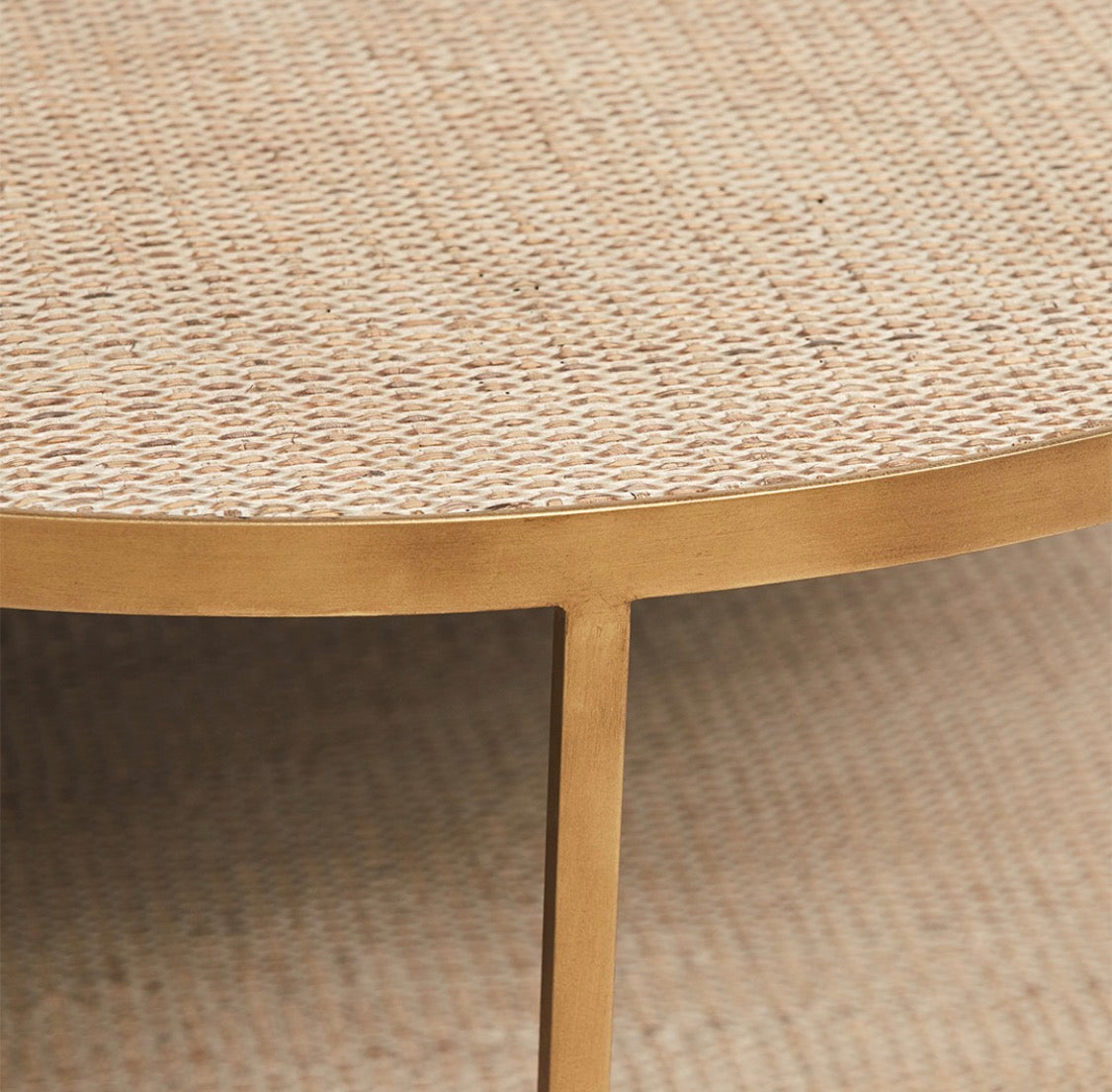 MANHATTAN ROUND COFFEE TABLE