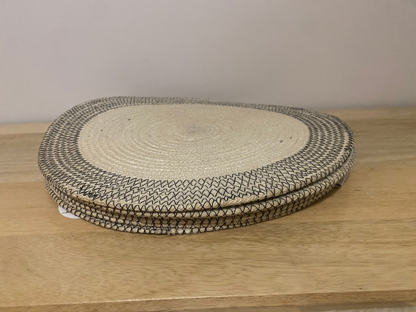 Set of 6 large jute placemats with black stitch edging / 38 cm