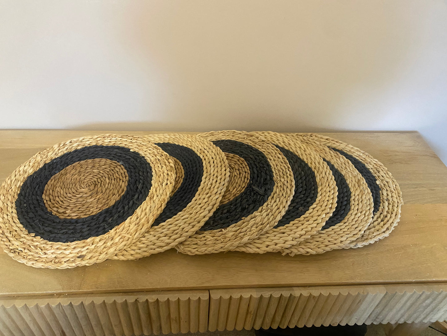 Set of 6 - large round seagrass place mats - 37 cm